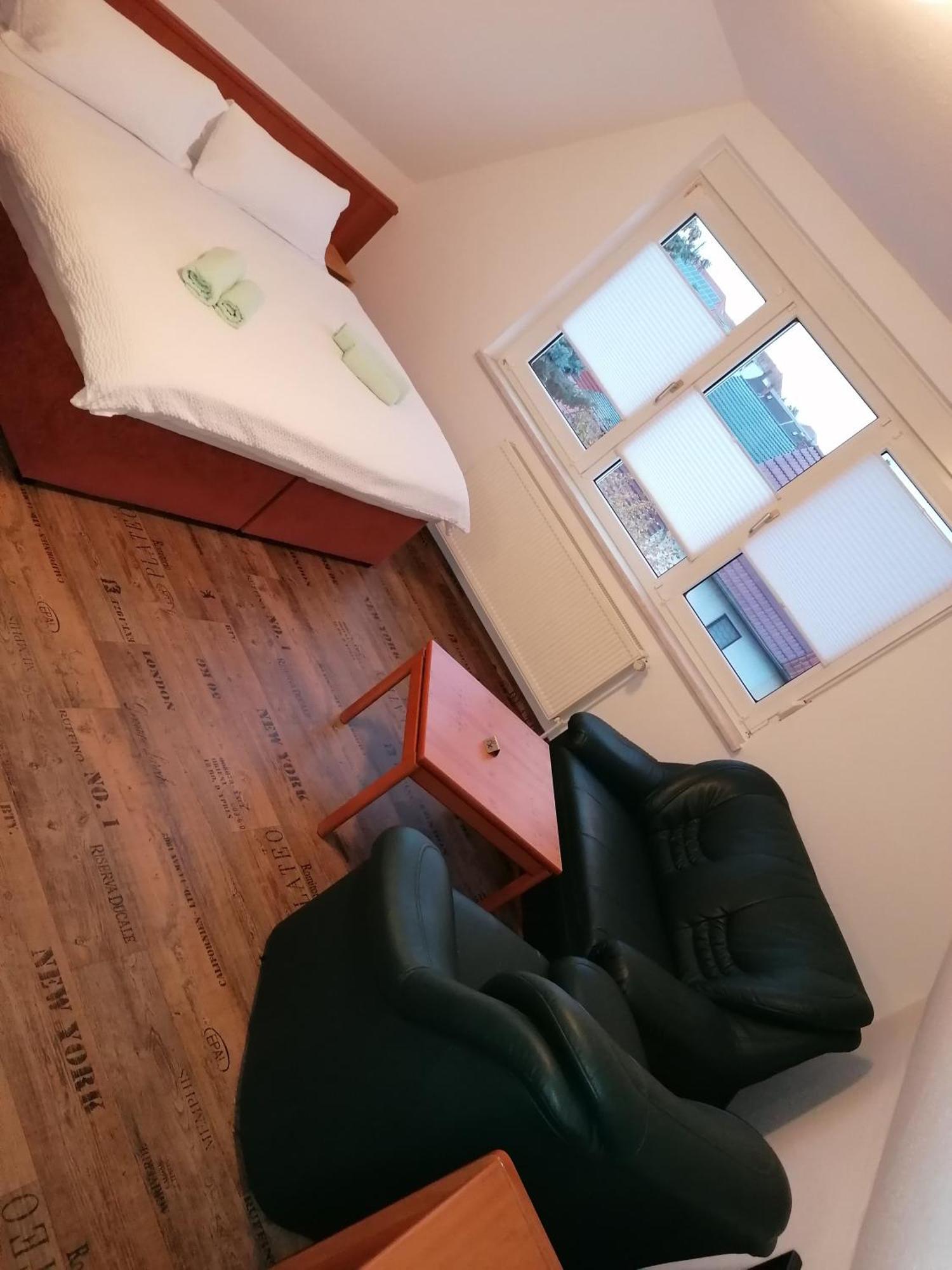 Domstadt Apartments แมร์เซอบวร์ก ภายนอก รูปภาพ