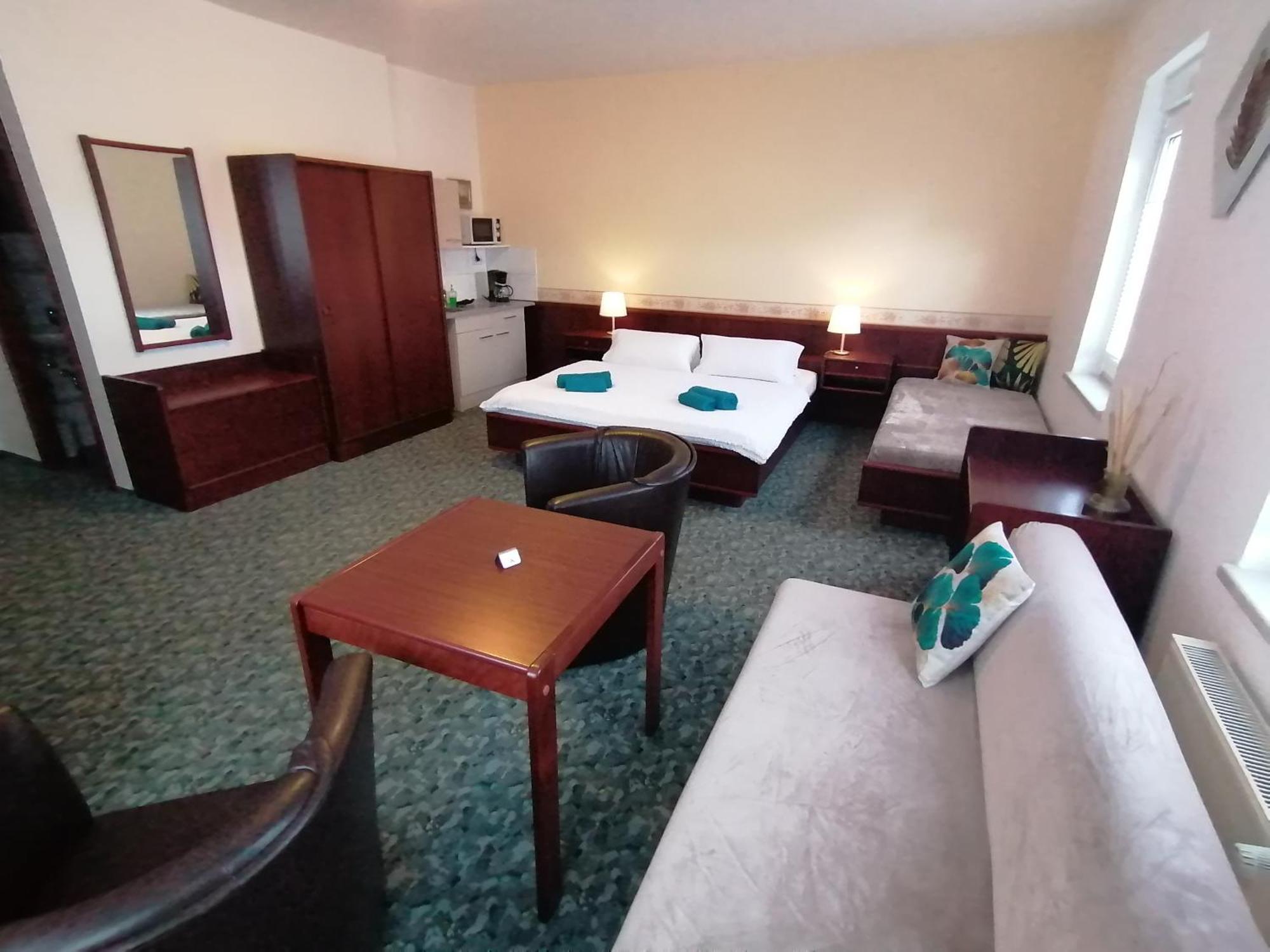 Domstadt Apartments แมร์เซอบวร์ก ภายนอก รูปภาพ